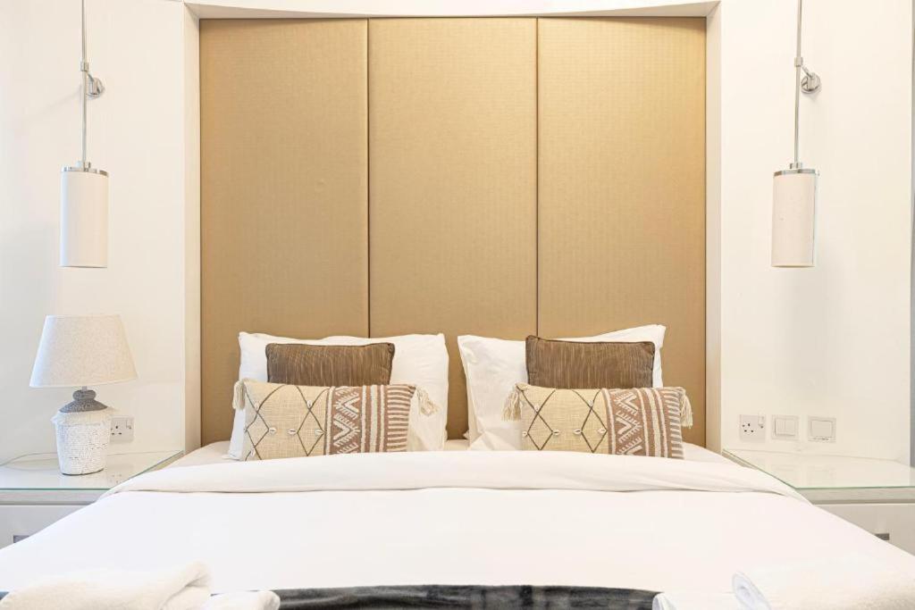 Damac Maison Mall Street! 2 Bedroom, 1-minute to Dubai Mall!