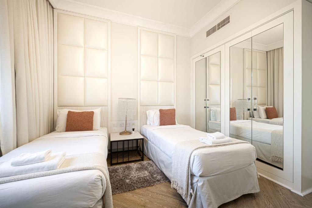 Damac Maison Mall Street! 2 Bedroom, 1-minute to Dubai Mall!