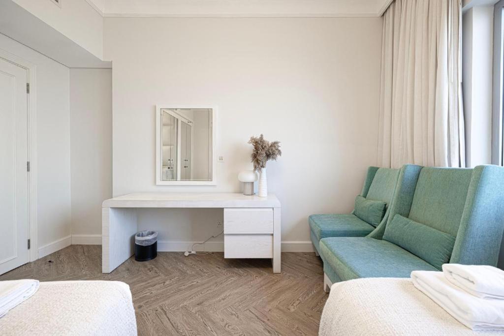 Damac Maison Mall Street! 2 Bedroom, 1-minute to Dubai Mall!