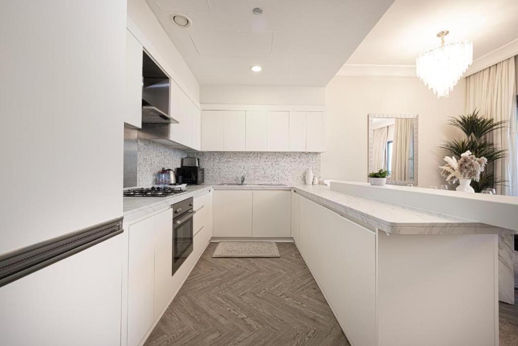 Damac Maison Mall Street! 2 Bedroom, 1-minute to Dubai Mall!