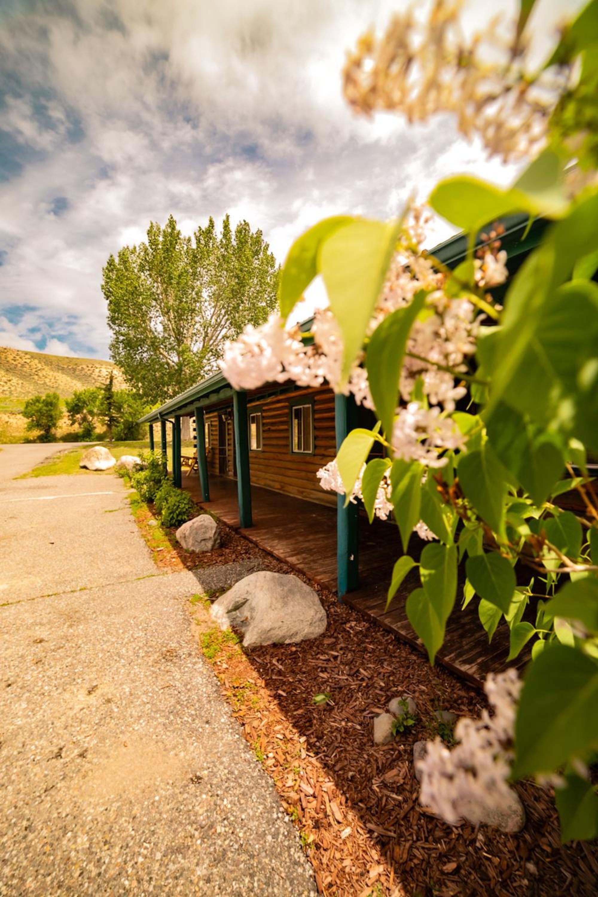 Chinook Winds Lodge