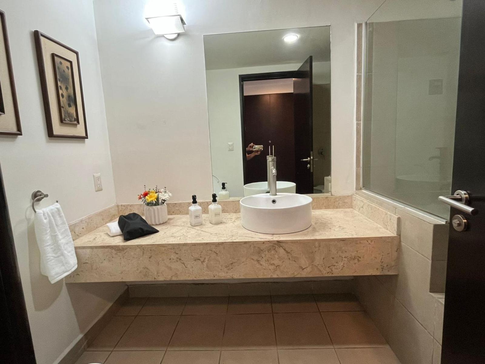 Suite ejecutiva, 2 Camas Queen, Gym, en Interlomas