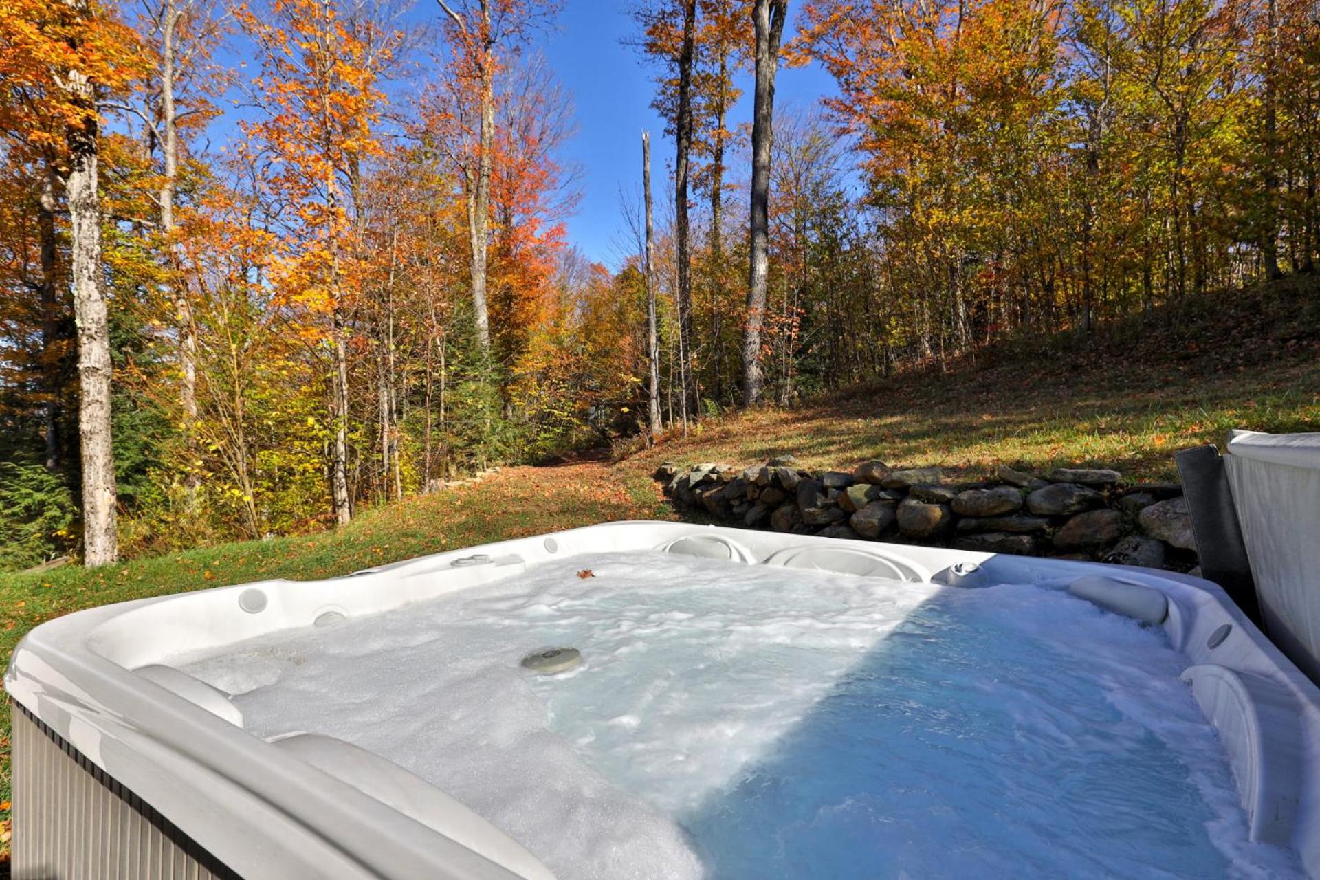 Big Boulder at Killington - Renovated Home with Hot Tub, Sauna, and Views
