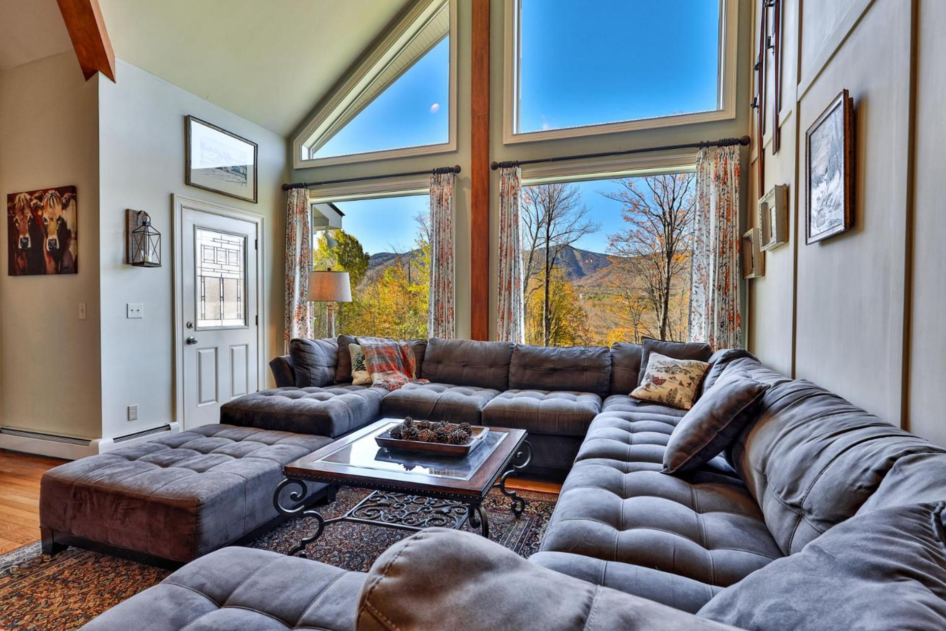 Big Boulder at Killington - Renovated Home with Hot Tub, Sauna, and Views