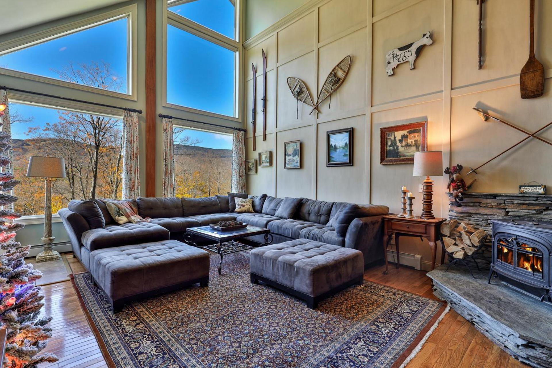 Big Boulder at Killington - Renovated Home with Hot Tub, Sauna, and Views