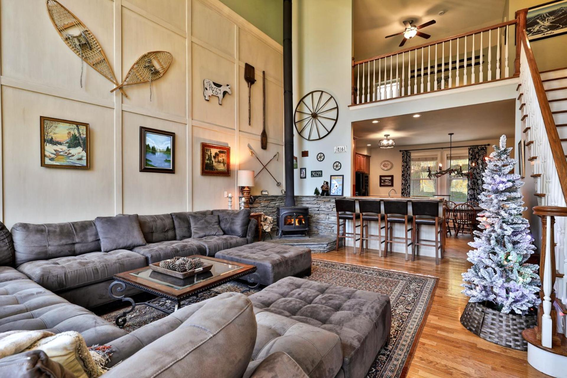 Big Boulder at Killington - Renovated Home with Hot Tub, Sauna, and Views