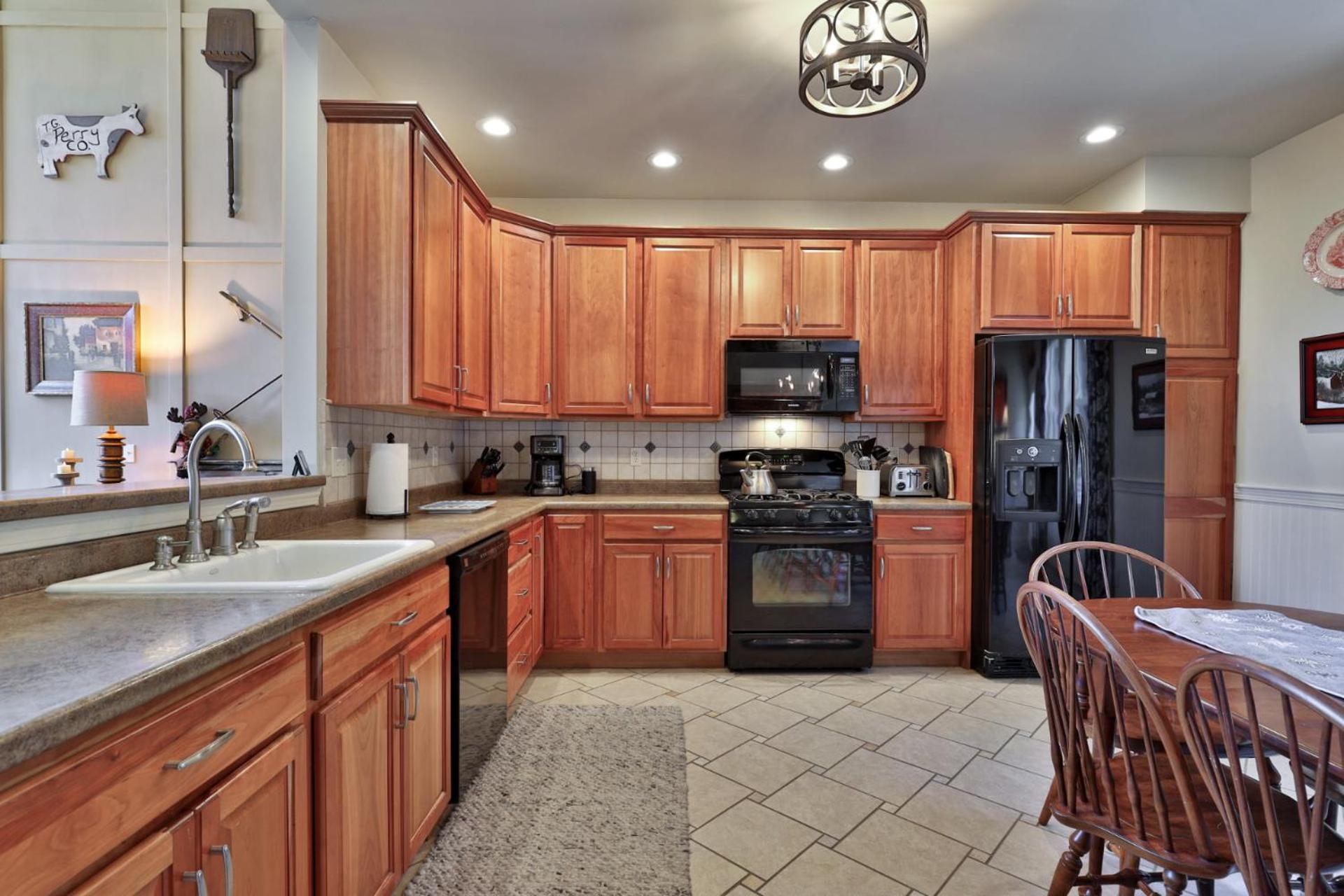 Big Boulder at Killington - Renovated Home with Hot Tub, Sauna, and Views