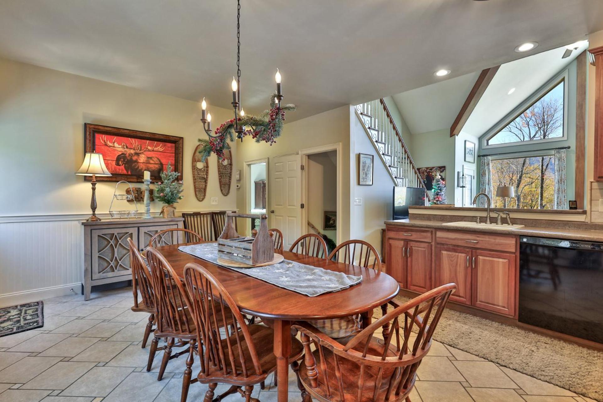Big Boulder at Killington - Renovated Home with Hot Tub, Sauna, and Views