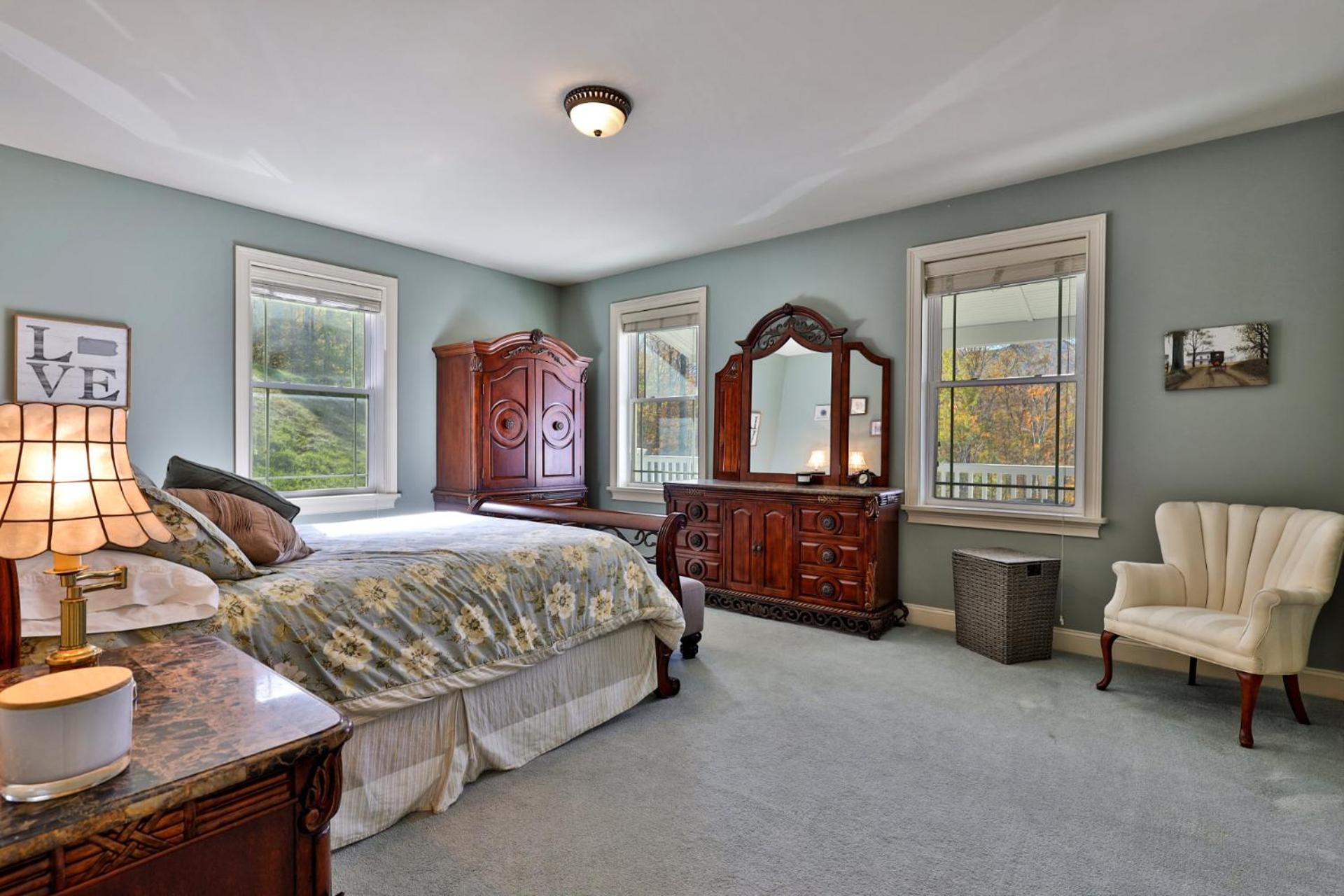 Big Boulder at Killington - Renovated Home with Hot Tub, Sauna, and Views