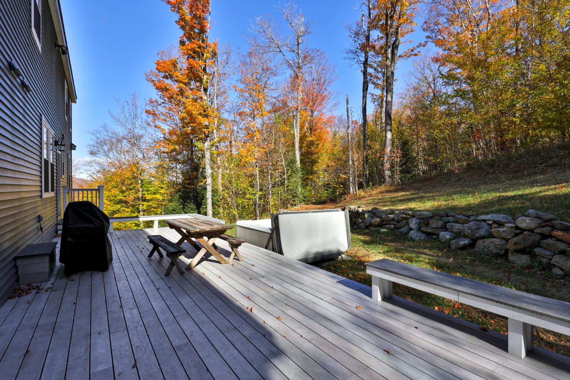 Big Boulder at Killington - Renovated Home with Hot Tub, Sauna, and Views