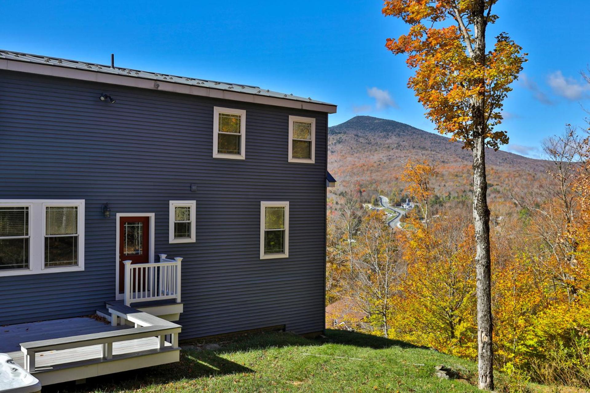 Big Boulder at Killington - Renovated Home with Hot Tub, Sauna, and Views