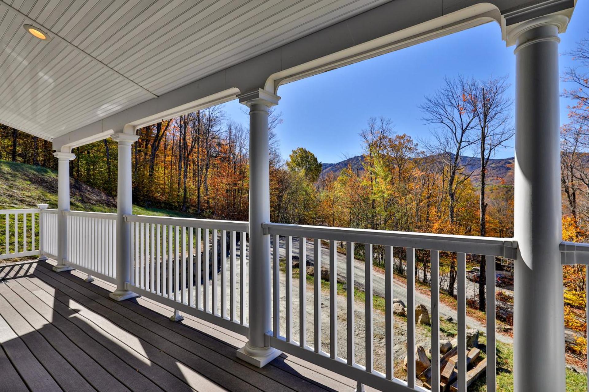 Big Boulder at Killington - Renovated Home with Hot Tub, Sauna, and Views
