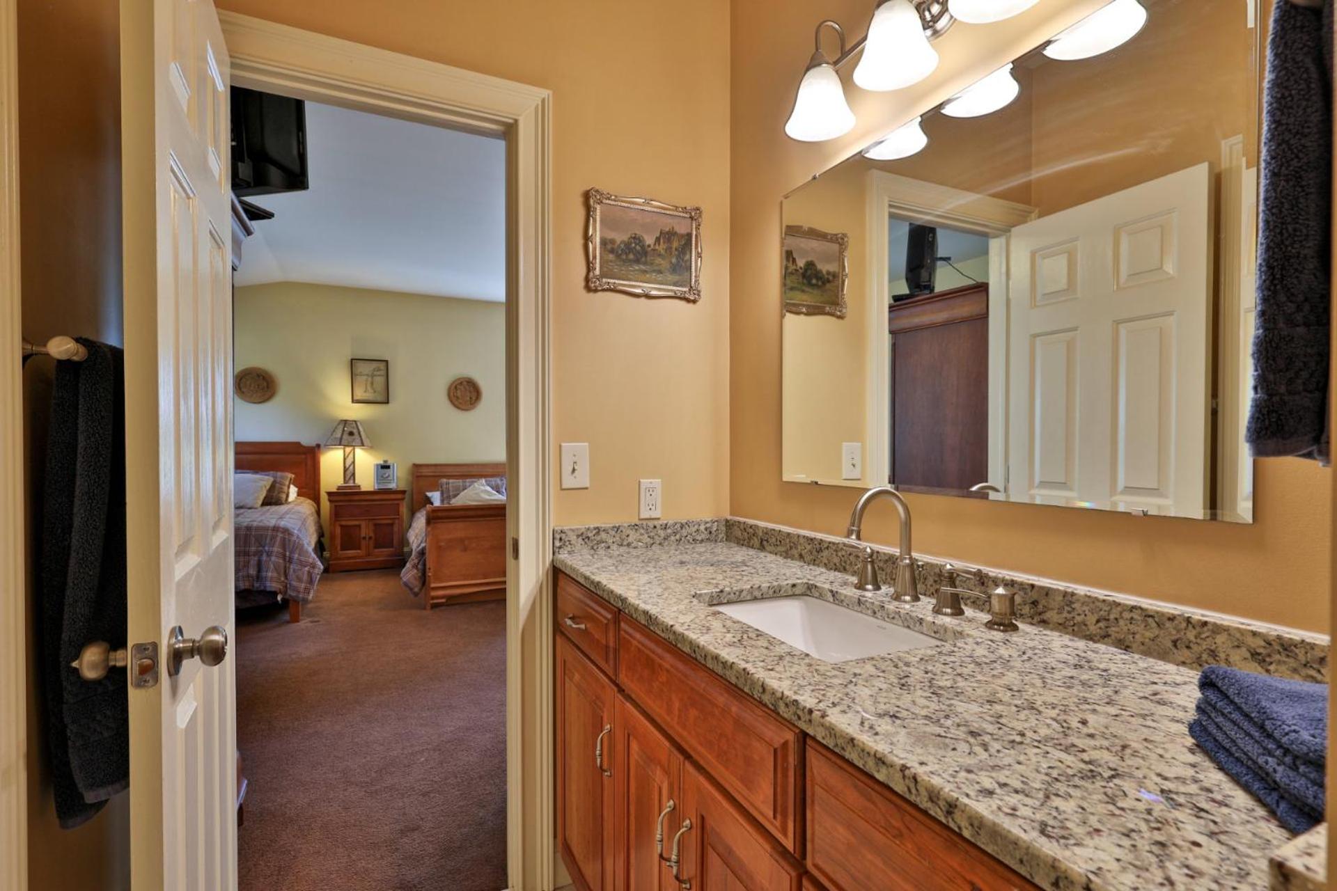 Big Boulder at Killington - Renovated Home with Hot Tub, Sauna, and Views