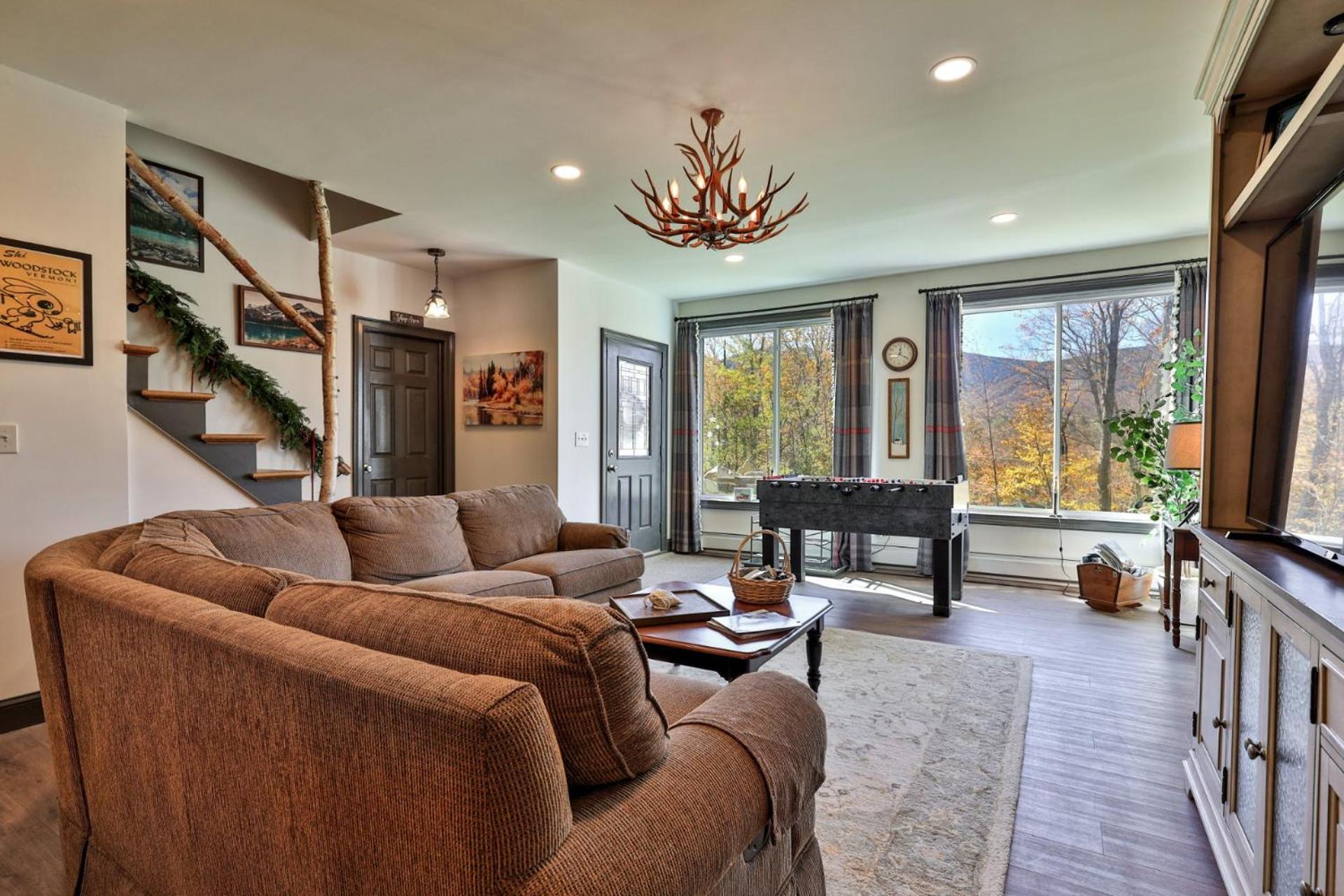 Big Boulder at Killington - Renovated Home with Hot Tub, Sauna, and Views
