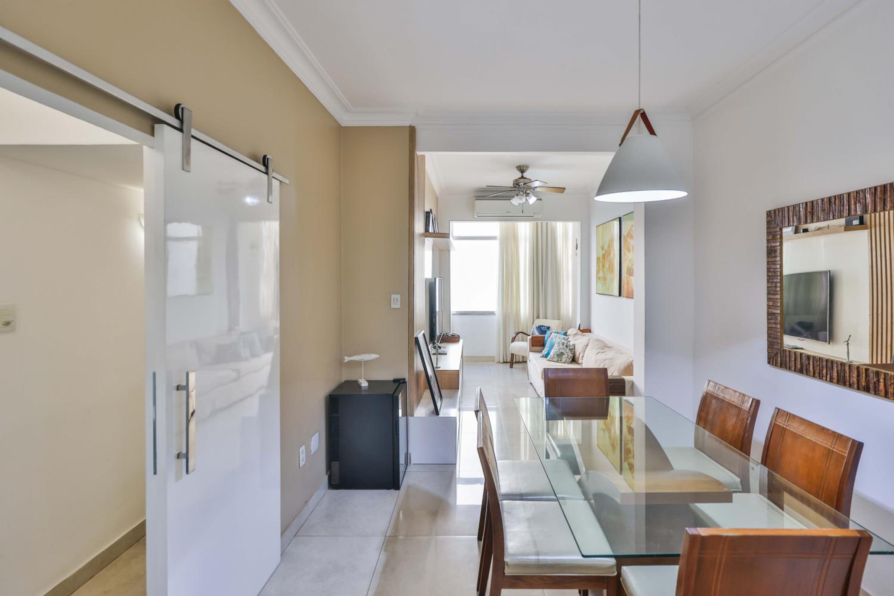 Luxurious Copacabana - 5 mins away to the beach!