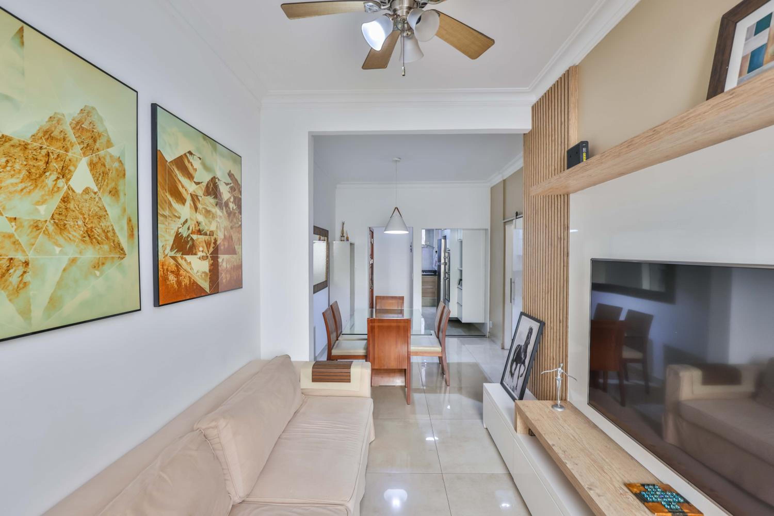 Luxurious Copacabana - 5 mins away to the beach!
