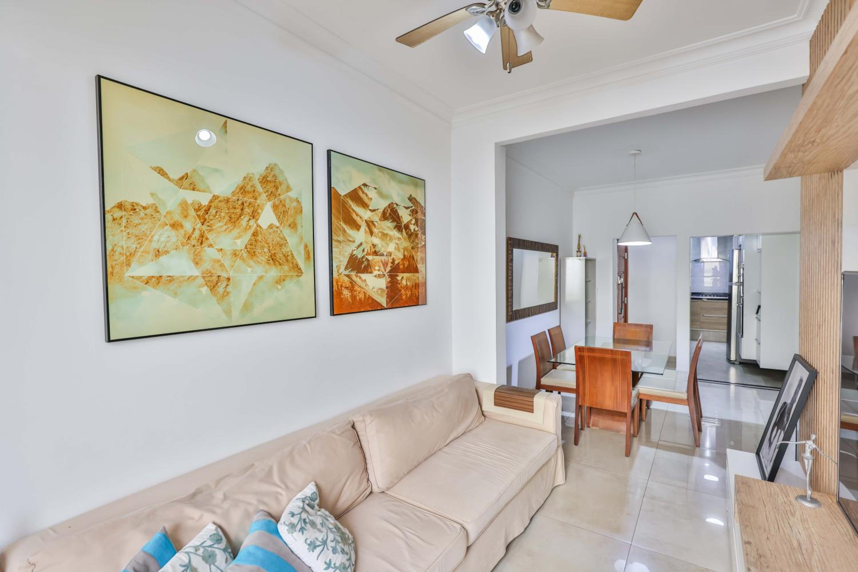 Luxurious Copacabana - 5 mins away to the beach!