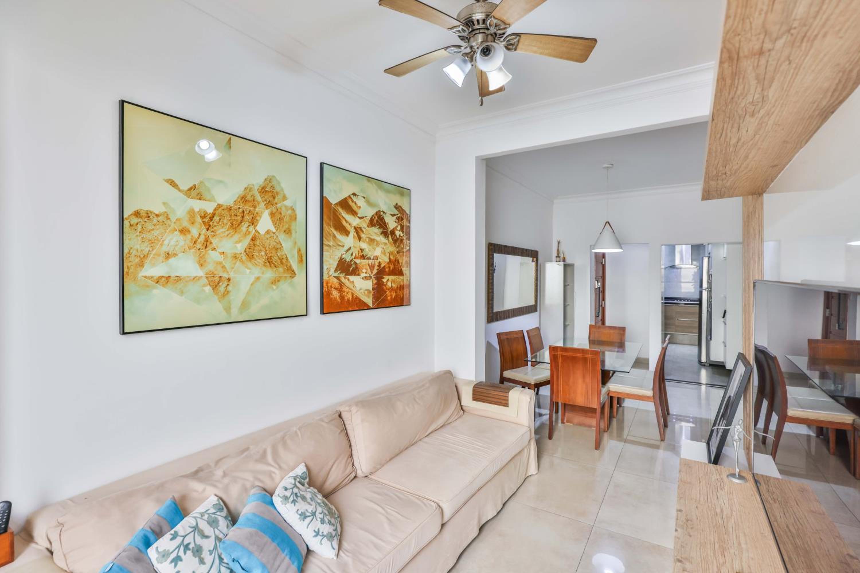 Luxurious Copacabana - 5 mins away to the beach!