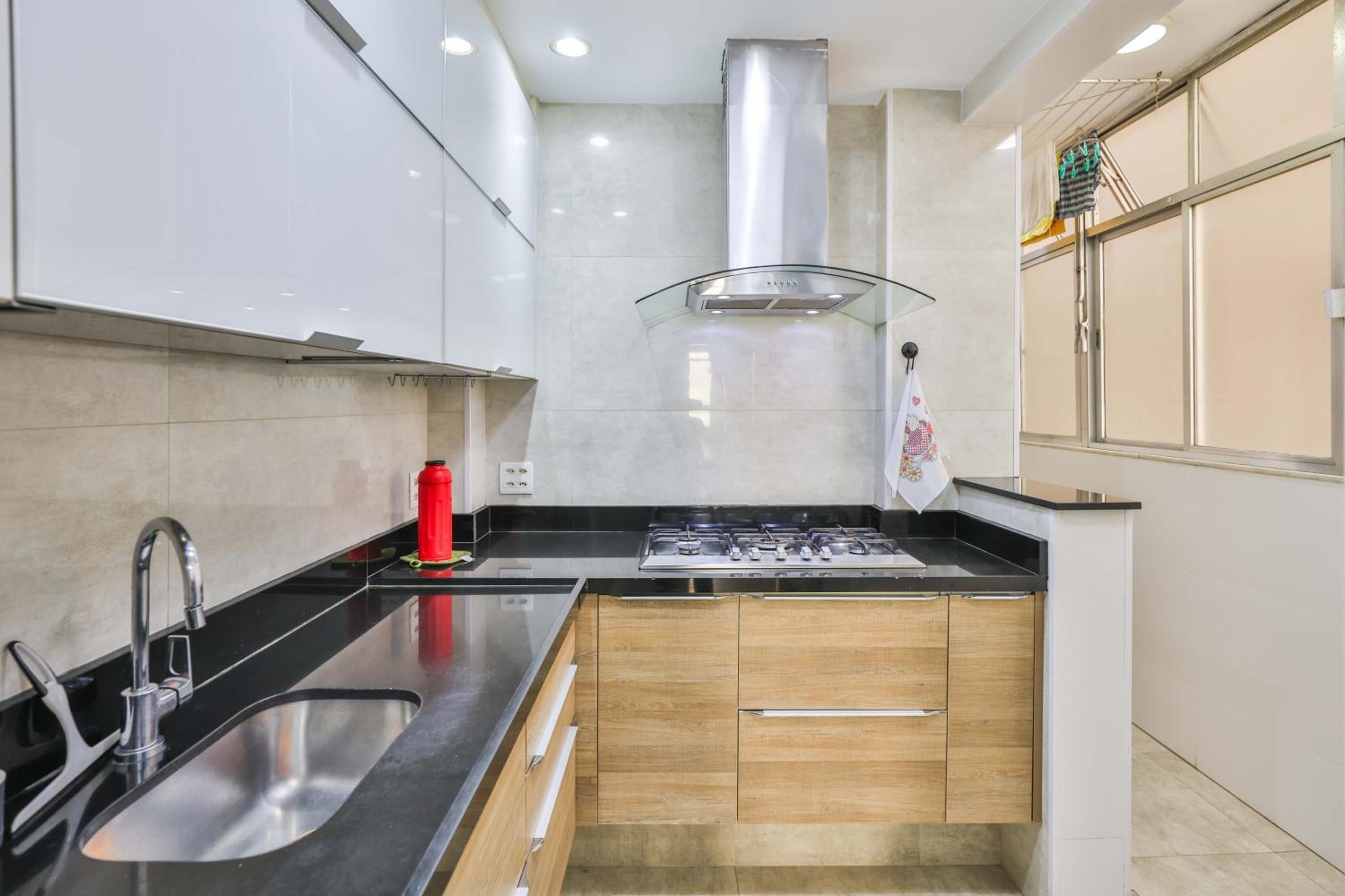 Luxurious Copacabana - 5 mins away to the beach!