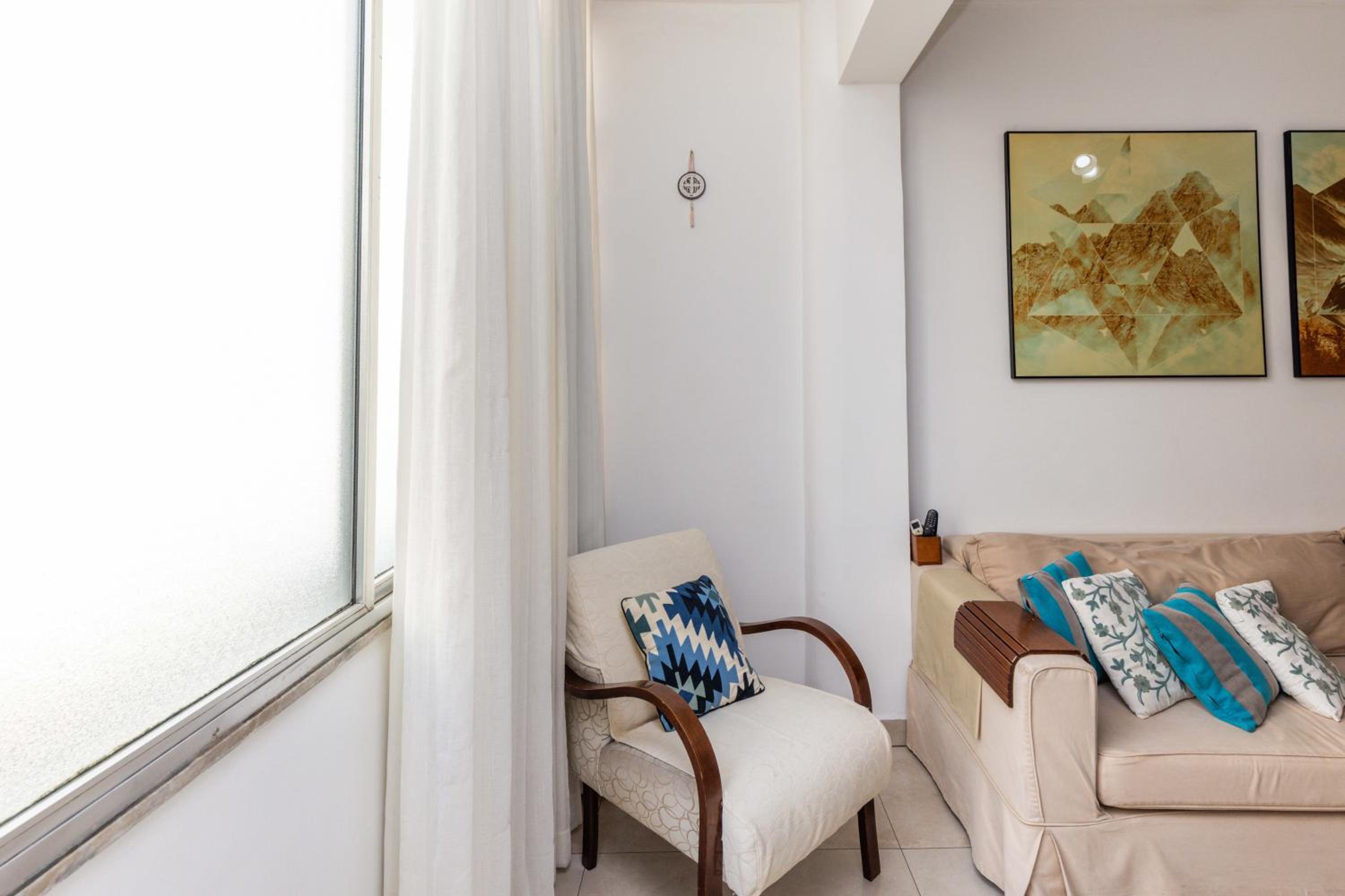 Luxurious Copacabana - 5 mins away to the beach!