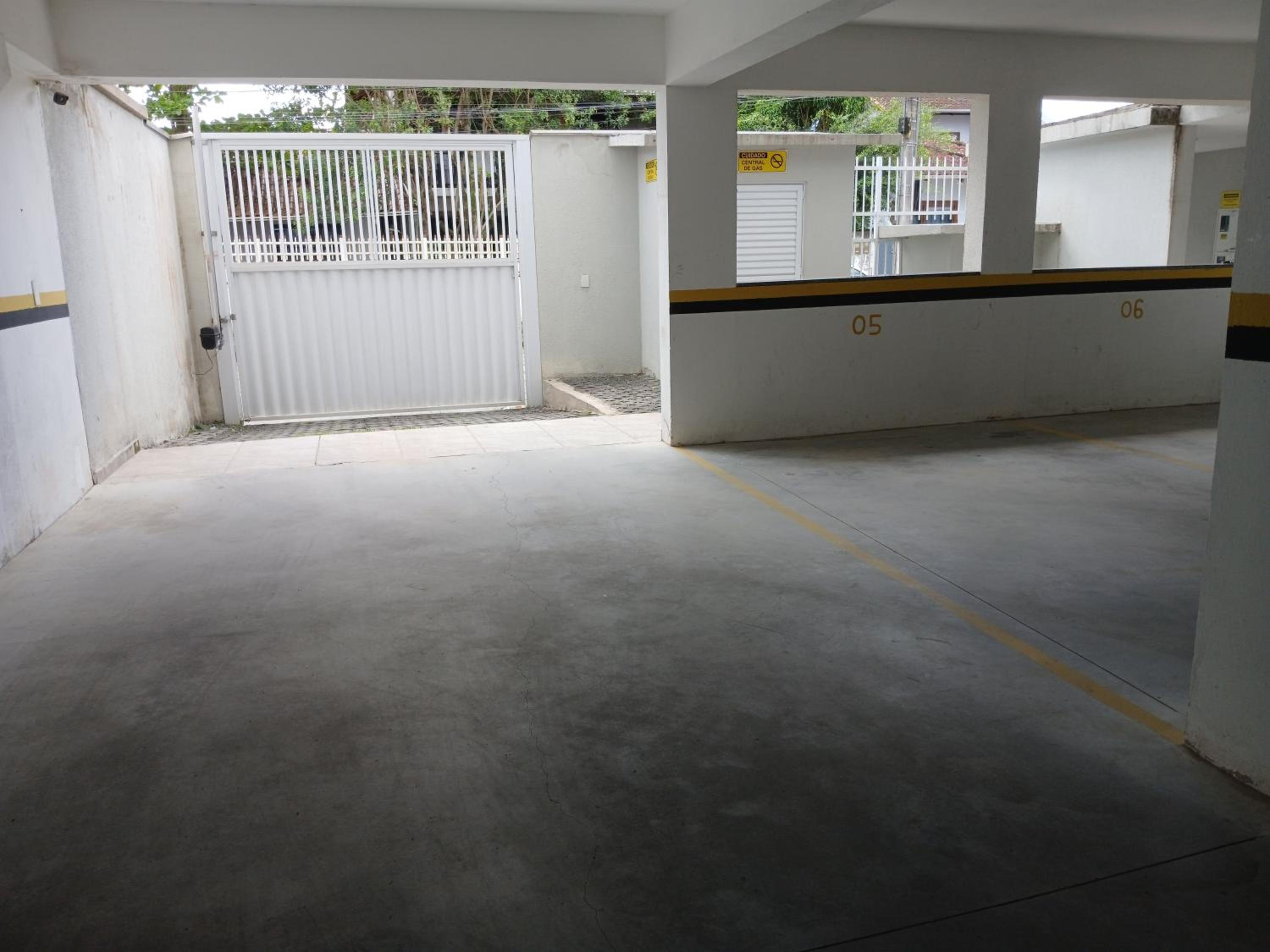 Ótima Localização, com suíte, Garagem coberta