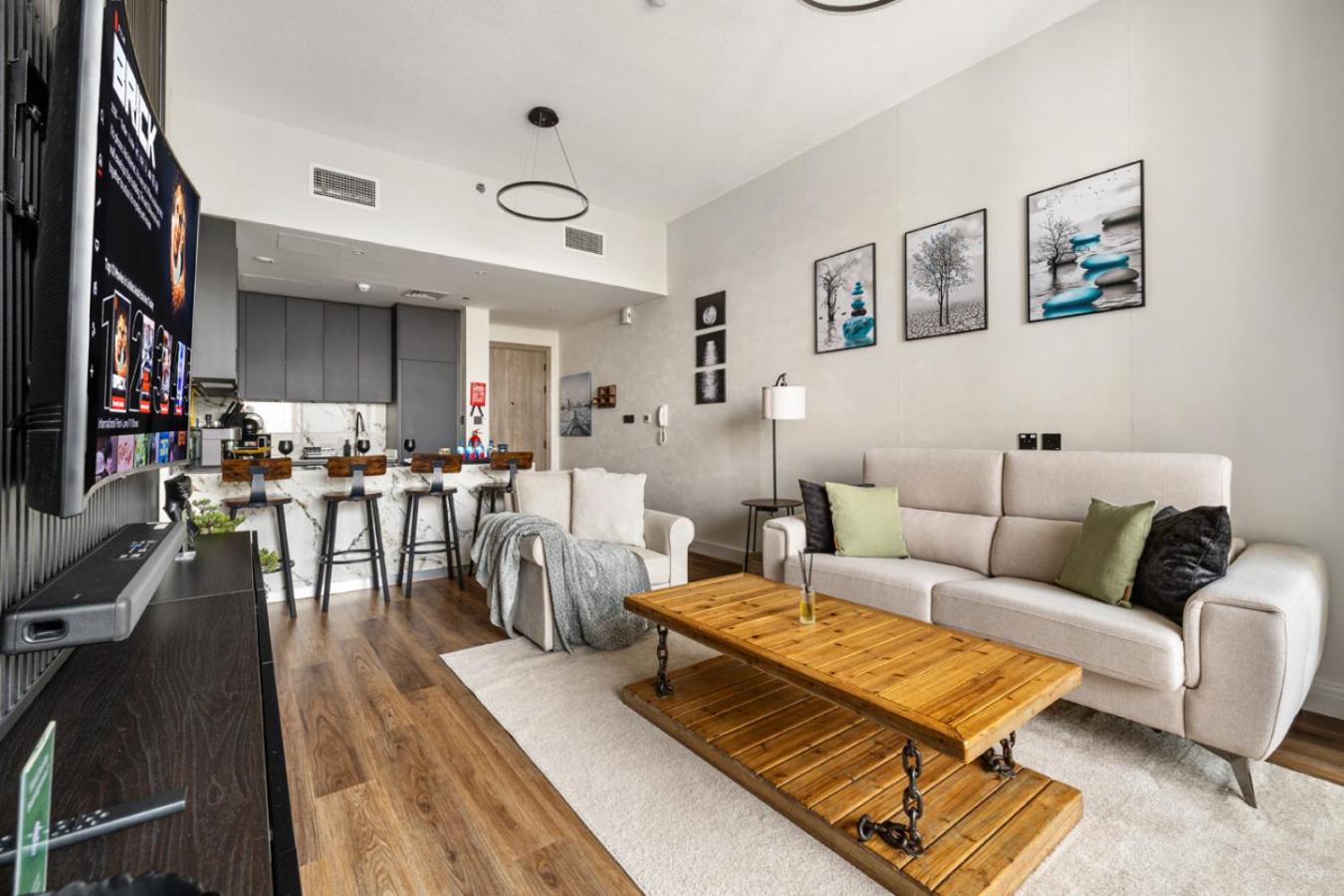New 1BR with Rooftop Pool and Amazing View