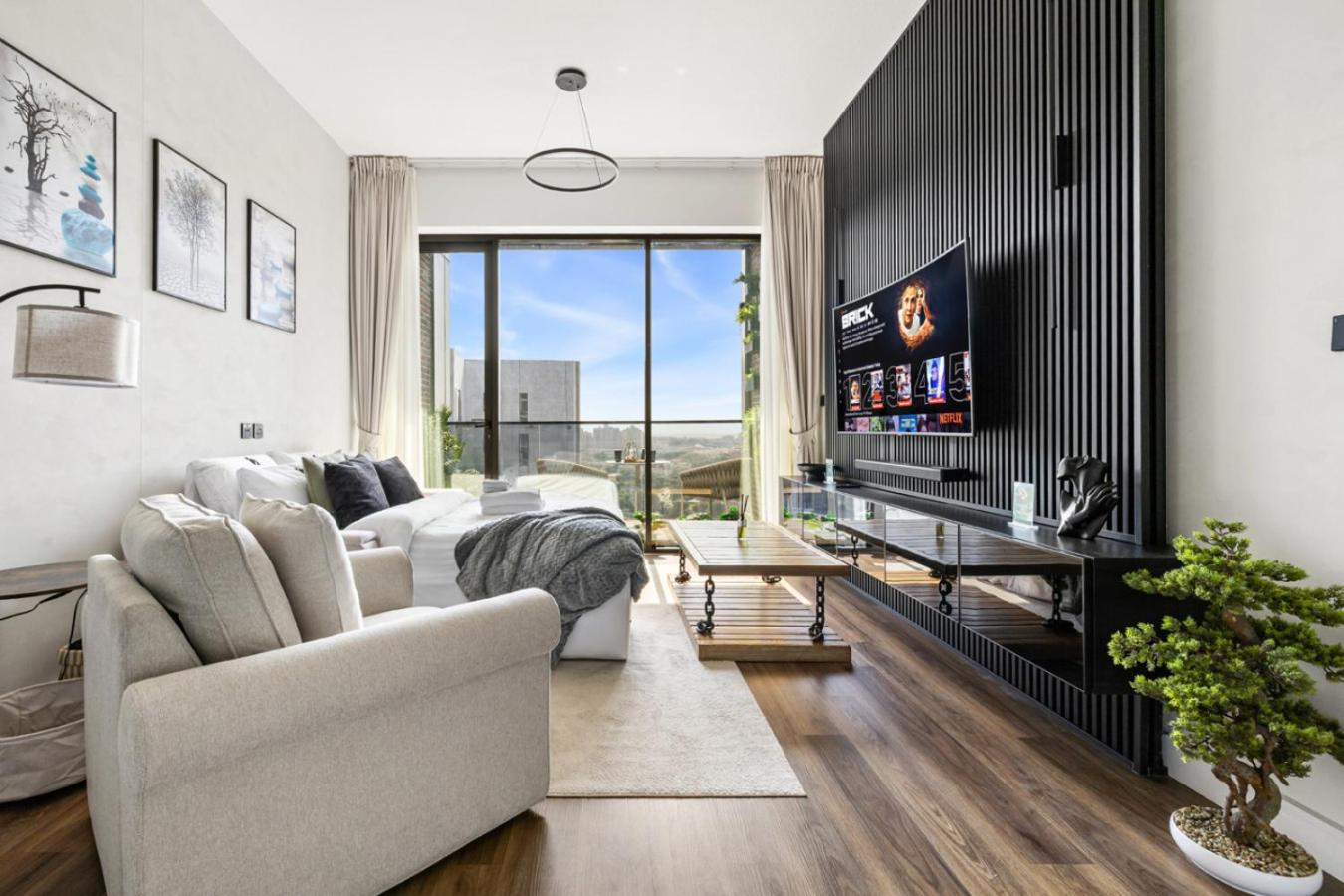 New 1BR with Rooftop Pool and Amazing View
