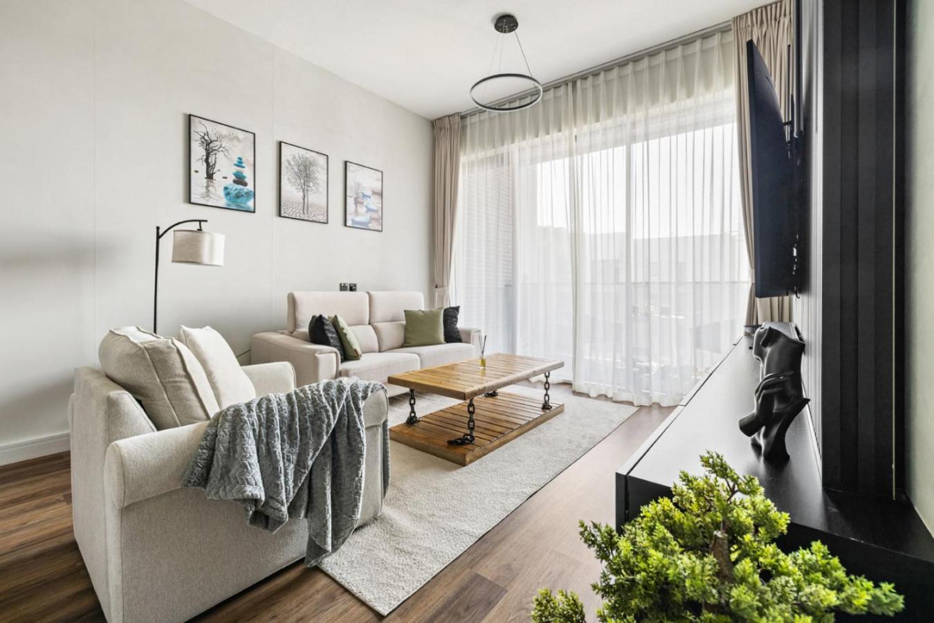 New 1BR with Rooftop Pool and Amazing View