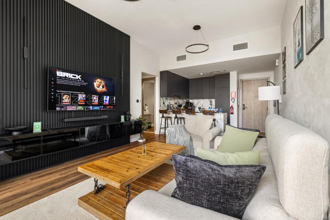 New 1BR with Rooftop Pool and Amazing View