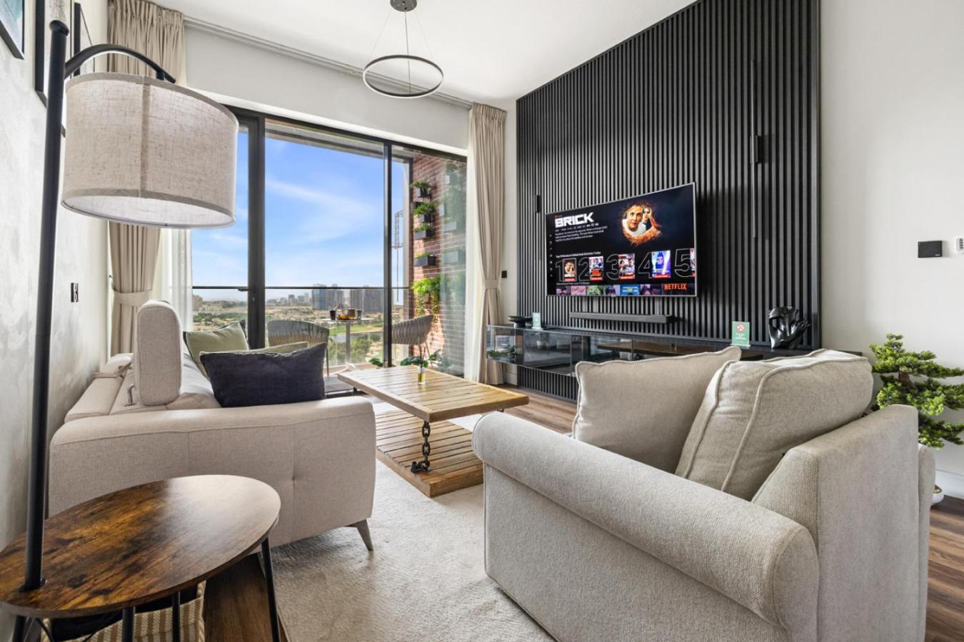 New 1BR with Rooftop Pool and Amazing View