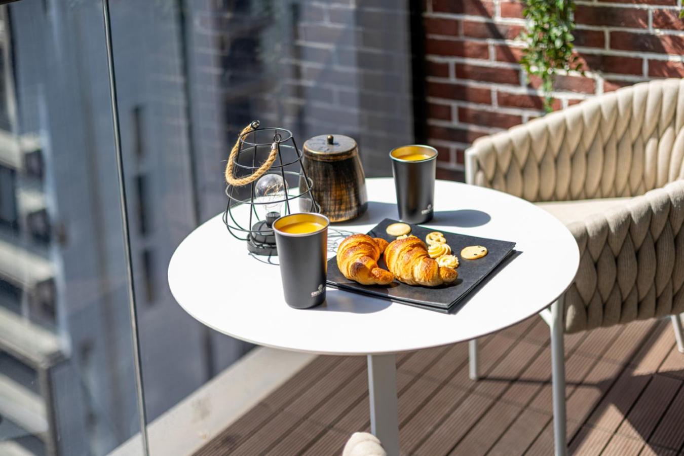 New 1BR with Rooftop Pool and Amazing View