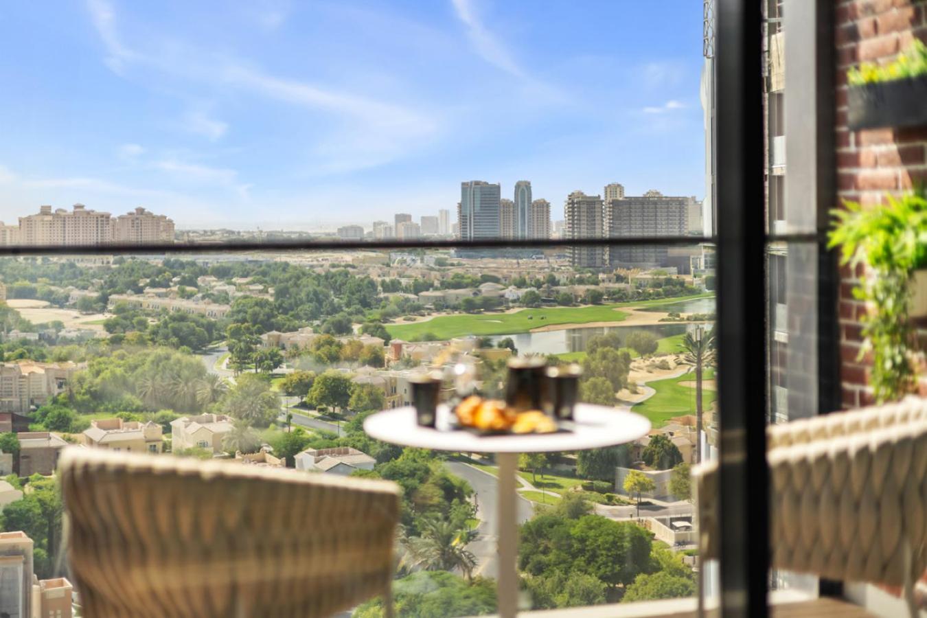 New 1BR with Rooftop Pool and Amazing View