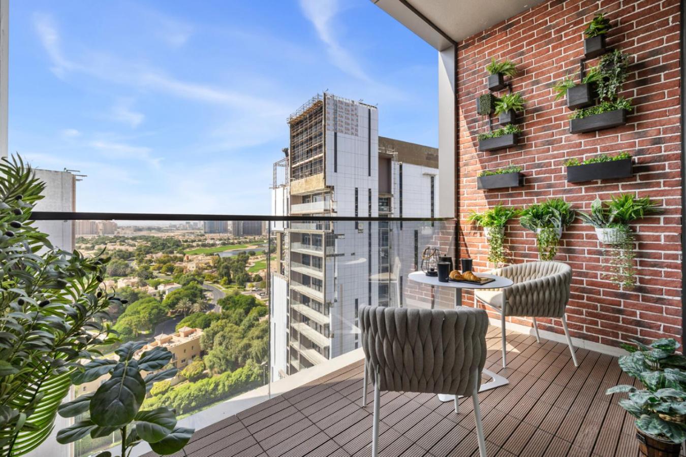 New 1BR with Rooftop Pool and Amazing View