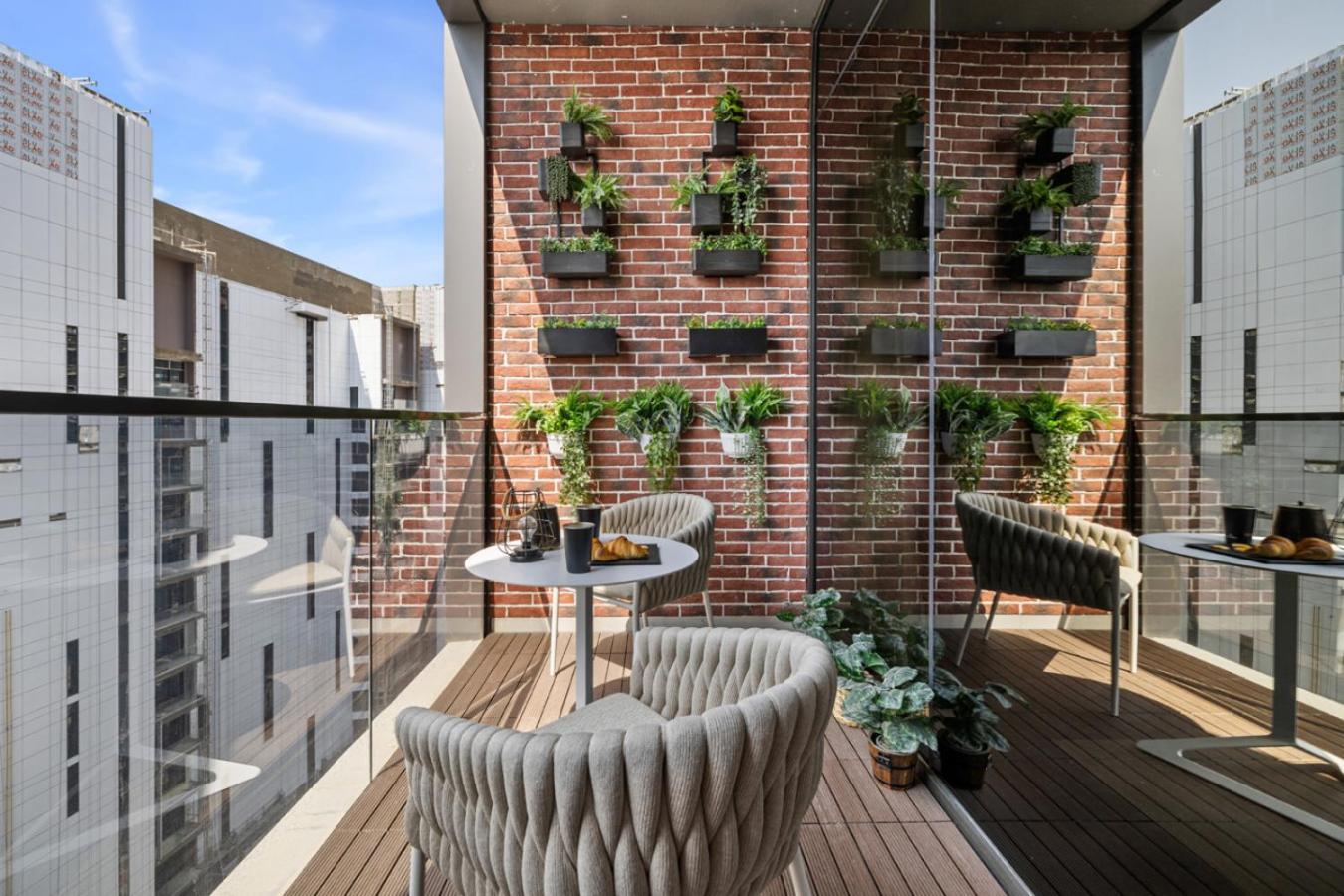 New 1BR with Rooftop Pool and Amazing View
