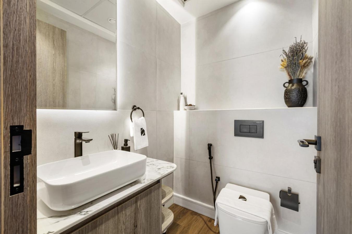 New 1BR with Rooftop Pool and Amazing View