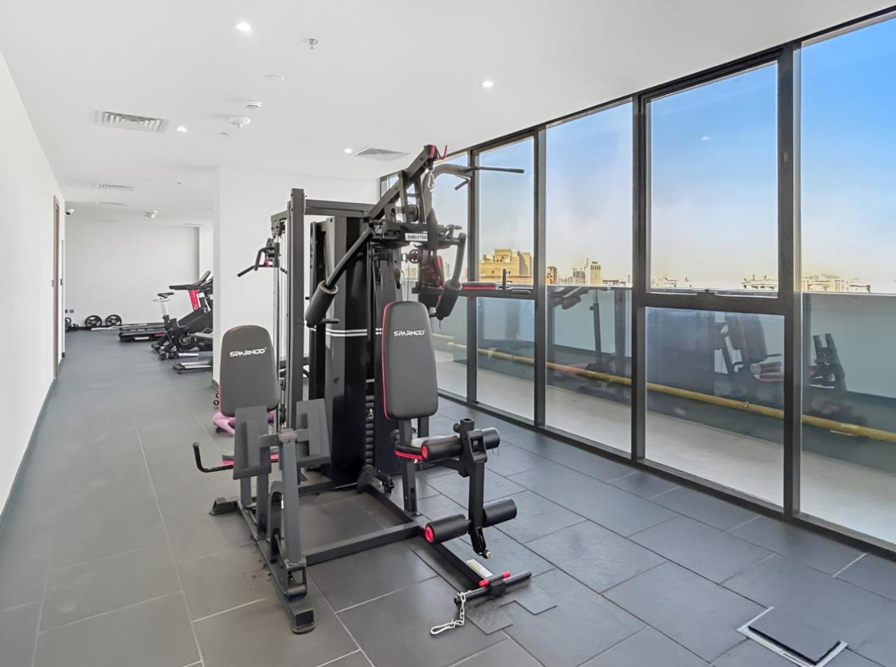 New 1BR with Rooftop Pool and Amazing View