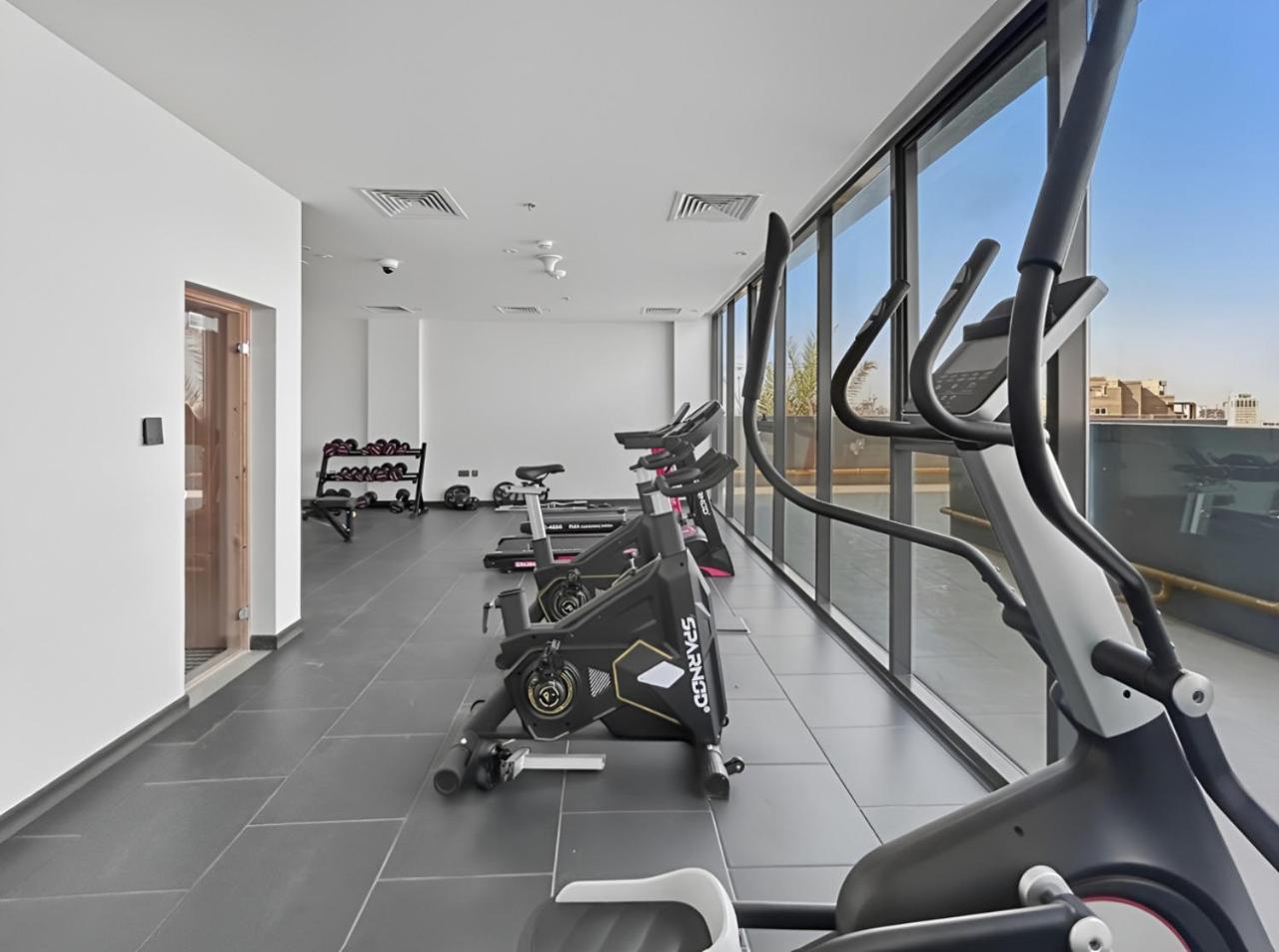 New 1BR with Rooftop Pool and Amazing View