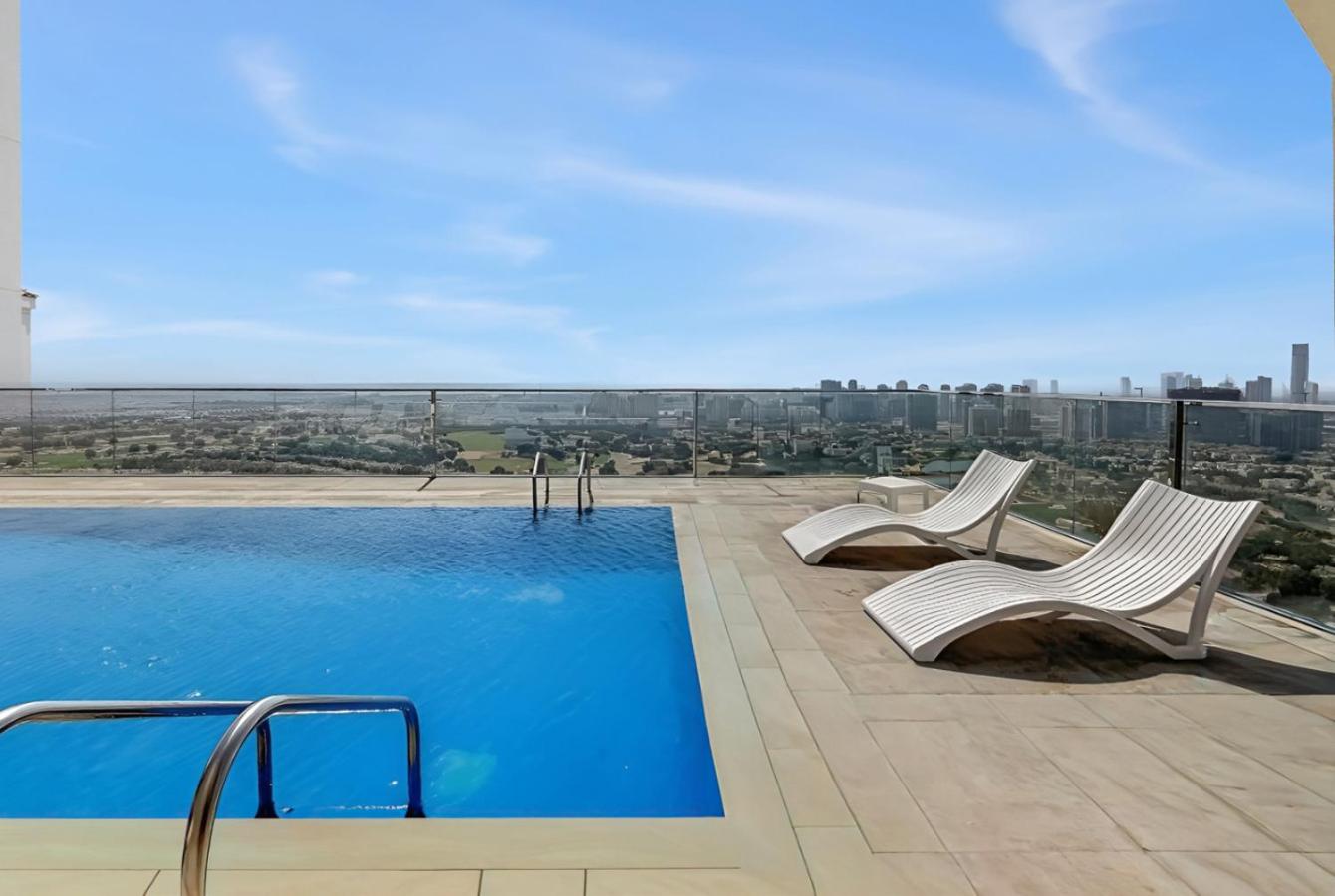 New 1BR with Rooftop Pool and Amazing View