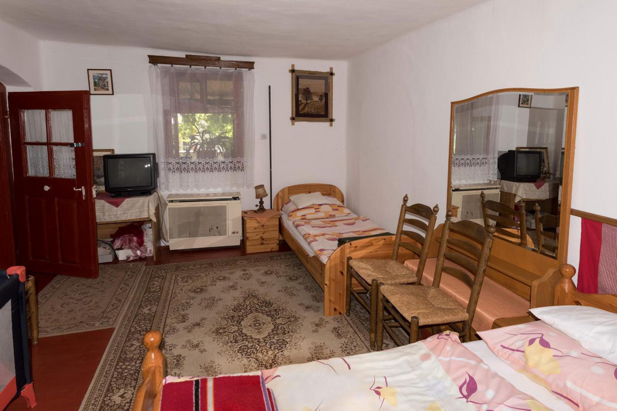 Photo 46