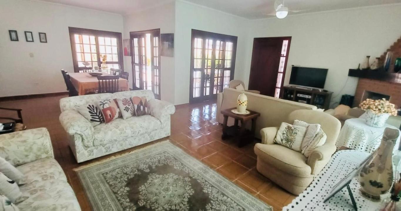 Casa grande a 600m da praia em Peruíbe