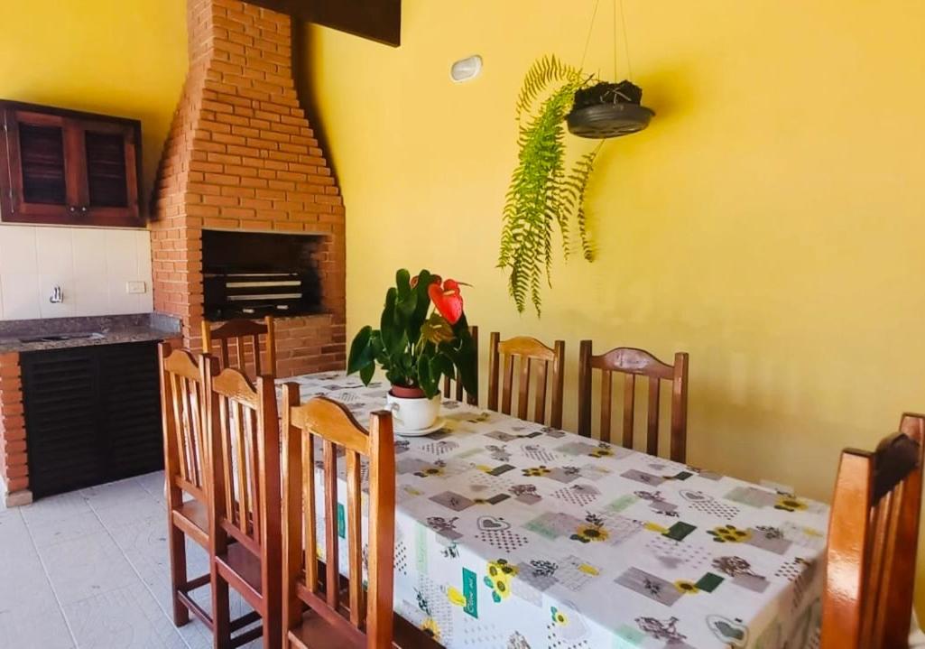 Casa grande a 600m da praia em Peruíbe