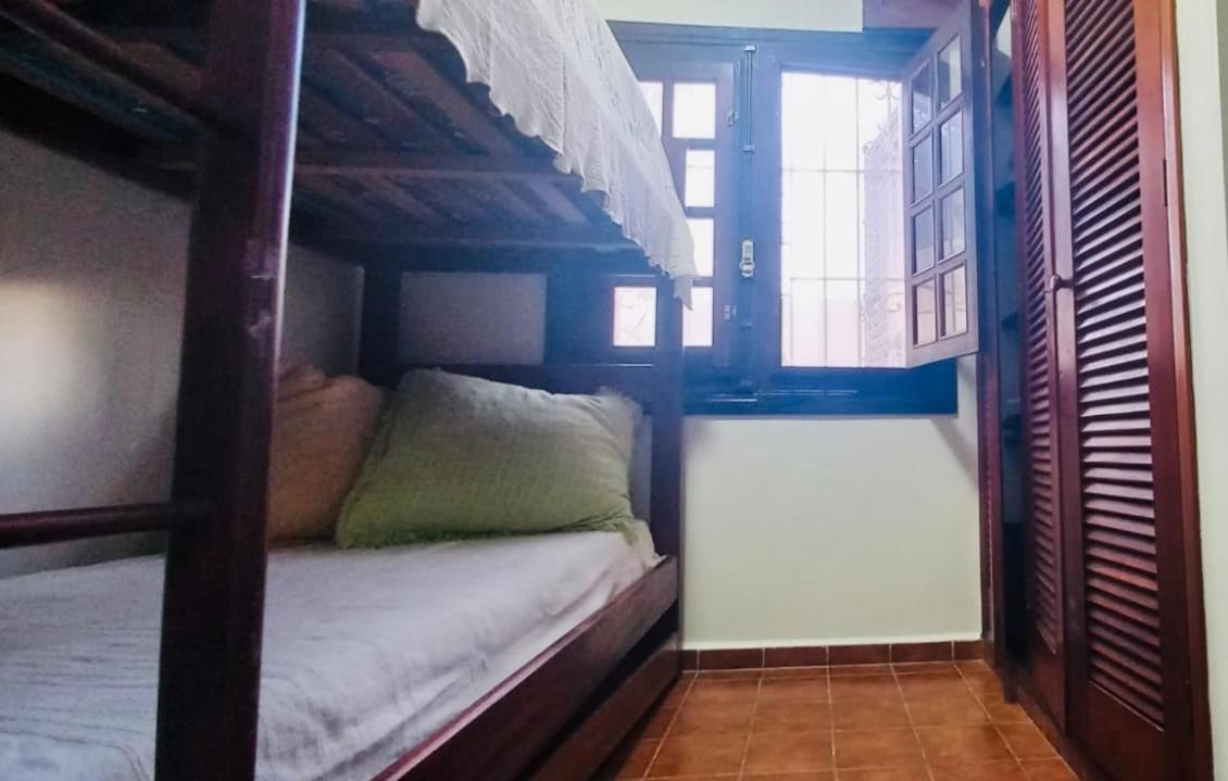 Casa grande a 600m da praia em Peruíbe