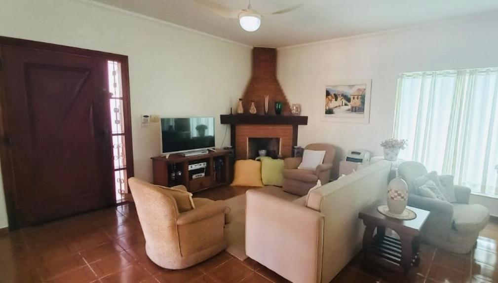 Casa grande a 600m da praia em Peruíbe