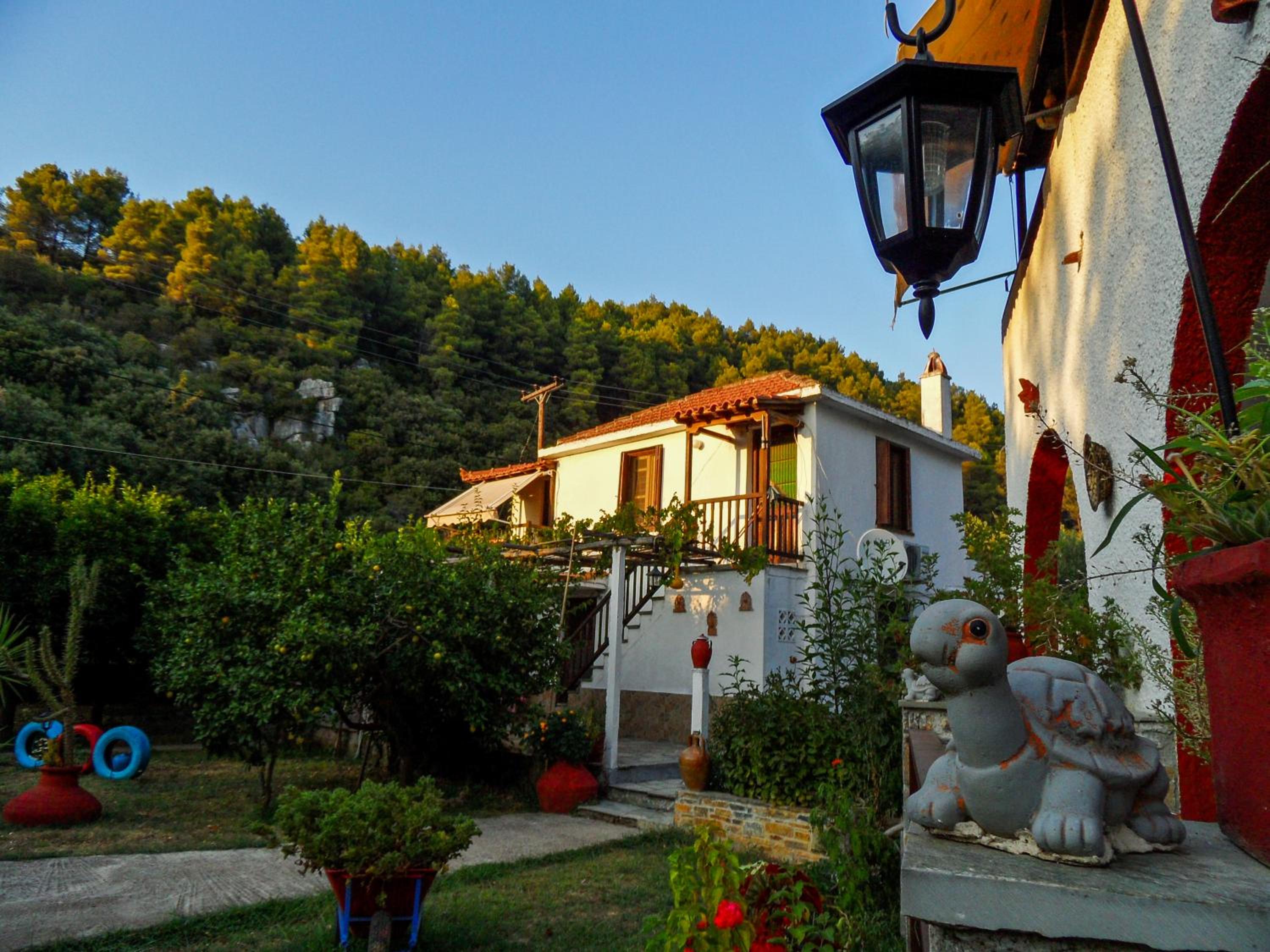 Spiros Rooms