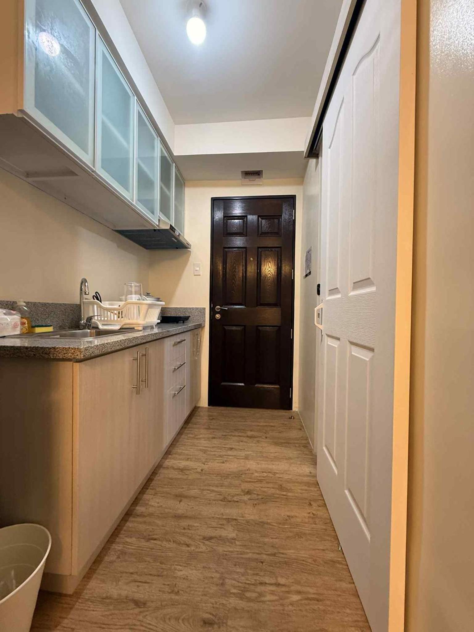 Urban Oasis Cozy Studio at Berkeley Suites South Forbes Nuvali