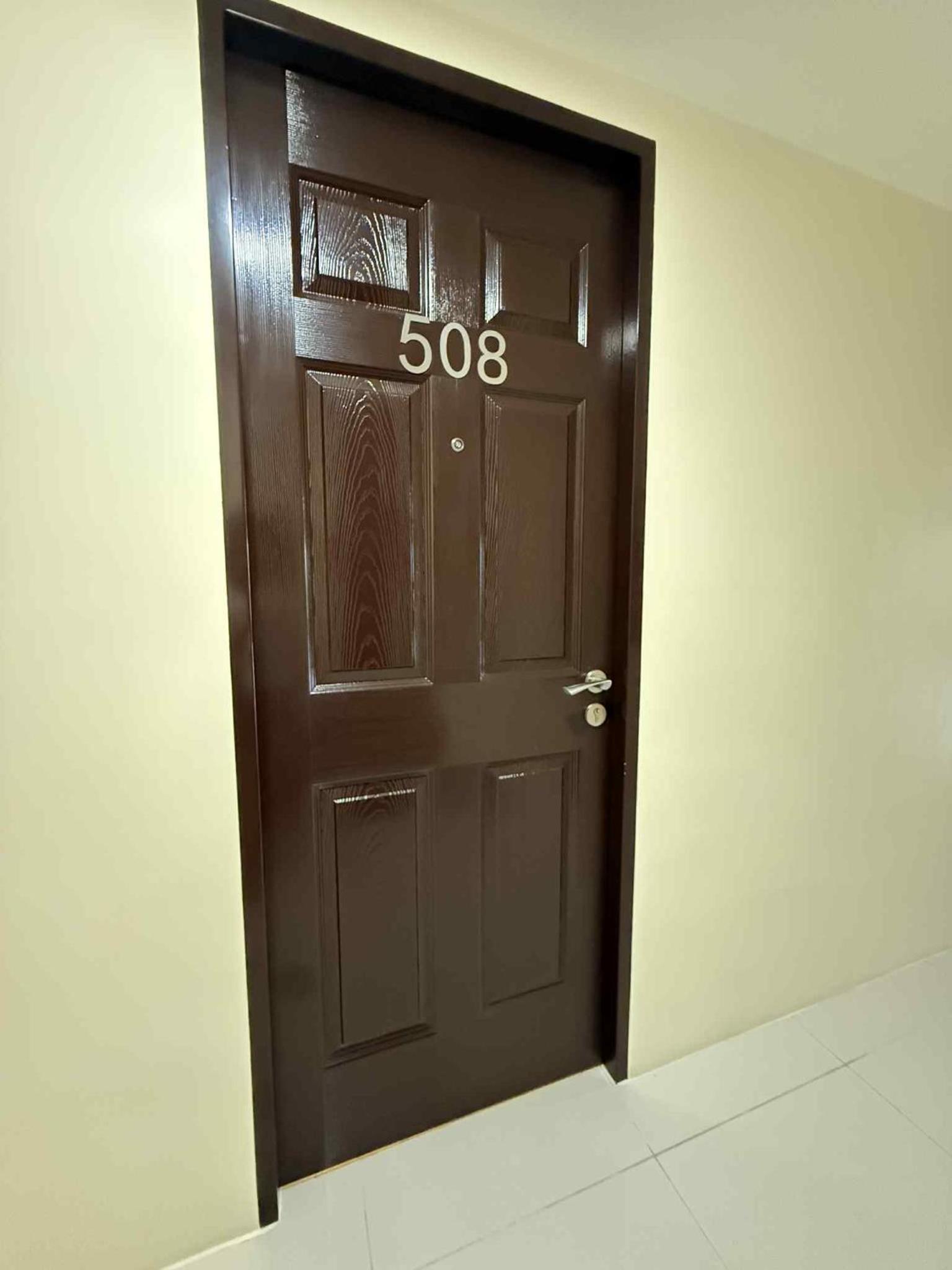 Urban Oasis Cozy Studio at Berkeley Suites South Forbes Nuvali