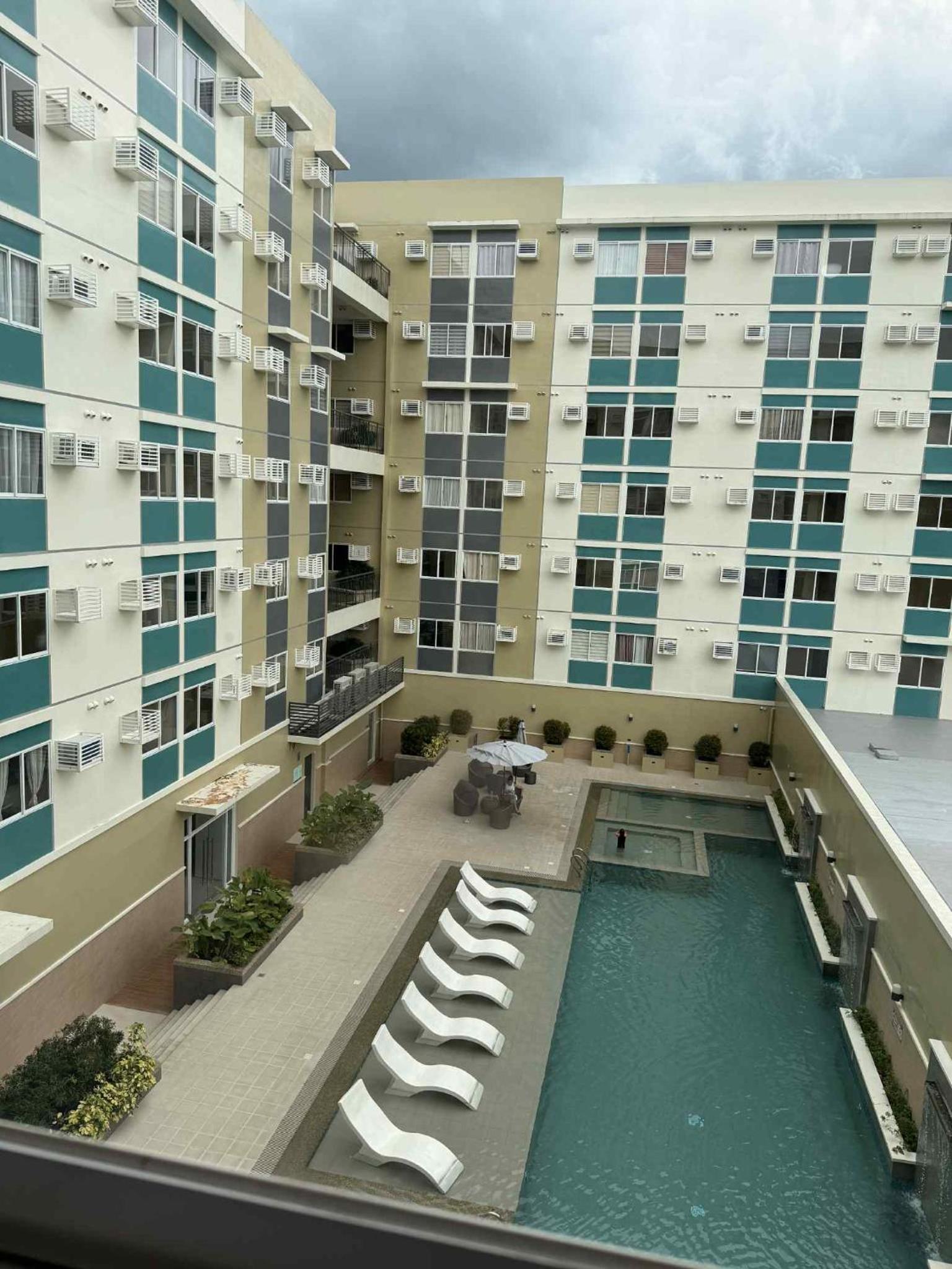 Urban Oasis Cozy Studio at Berkeley Suites South Forbes Nuvali