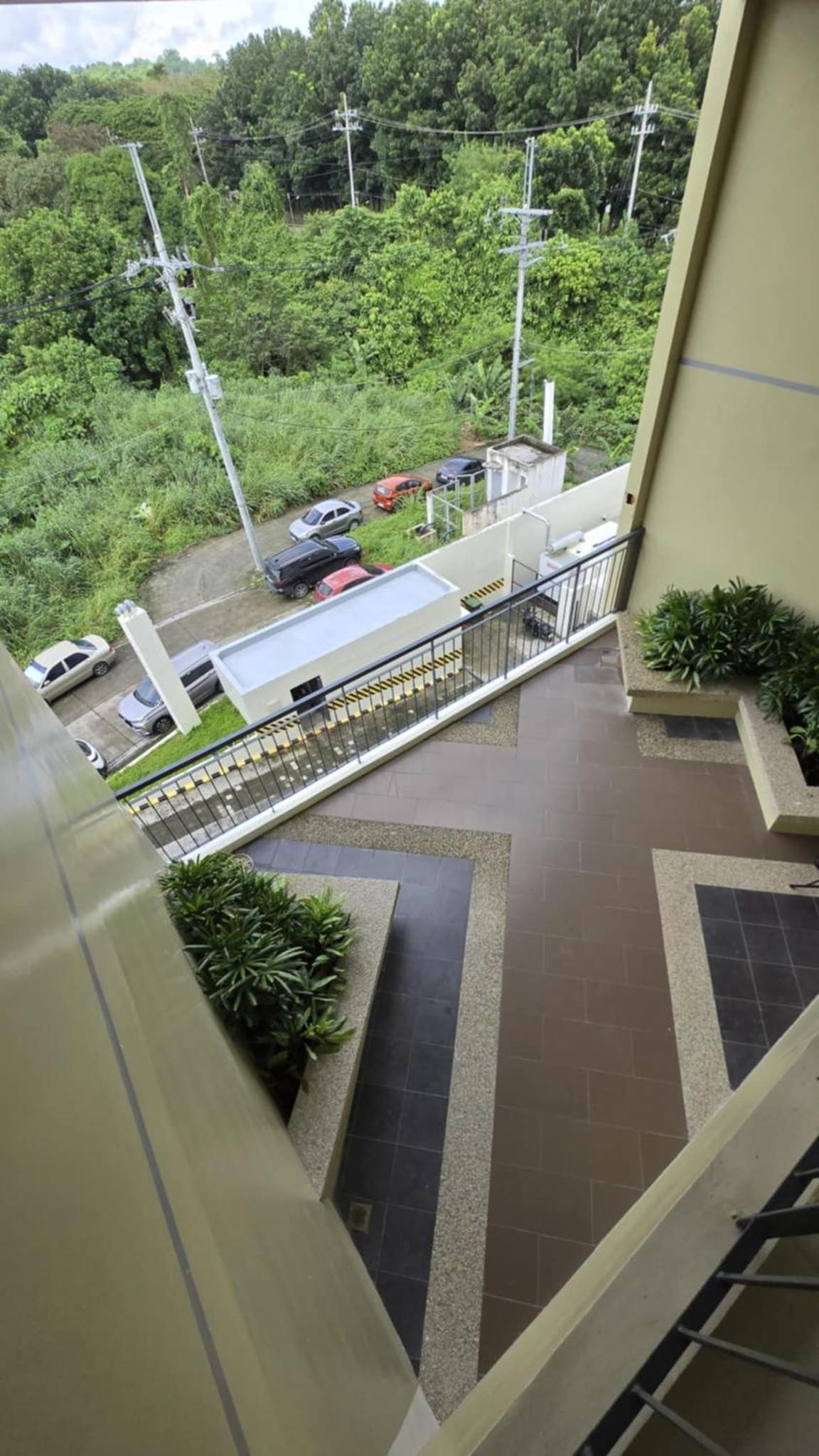 Urban Oasis Cozy Studio at Berkeley Suites South Forbes Nuvali