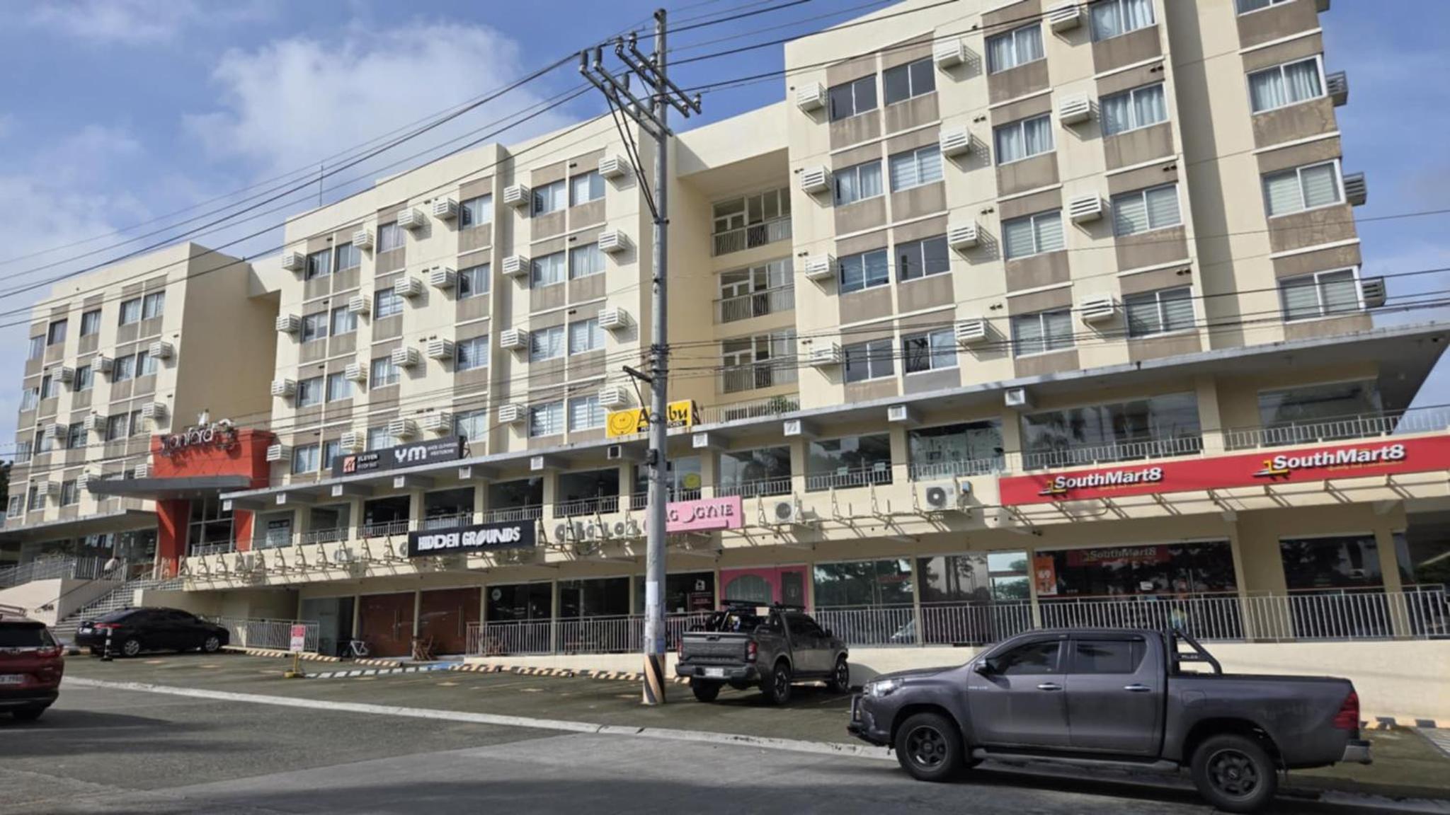 Urban Oasis Cozy Studio at Berkeley Suites South Forbes Nuvali