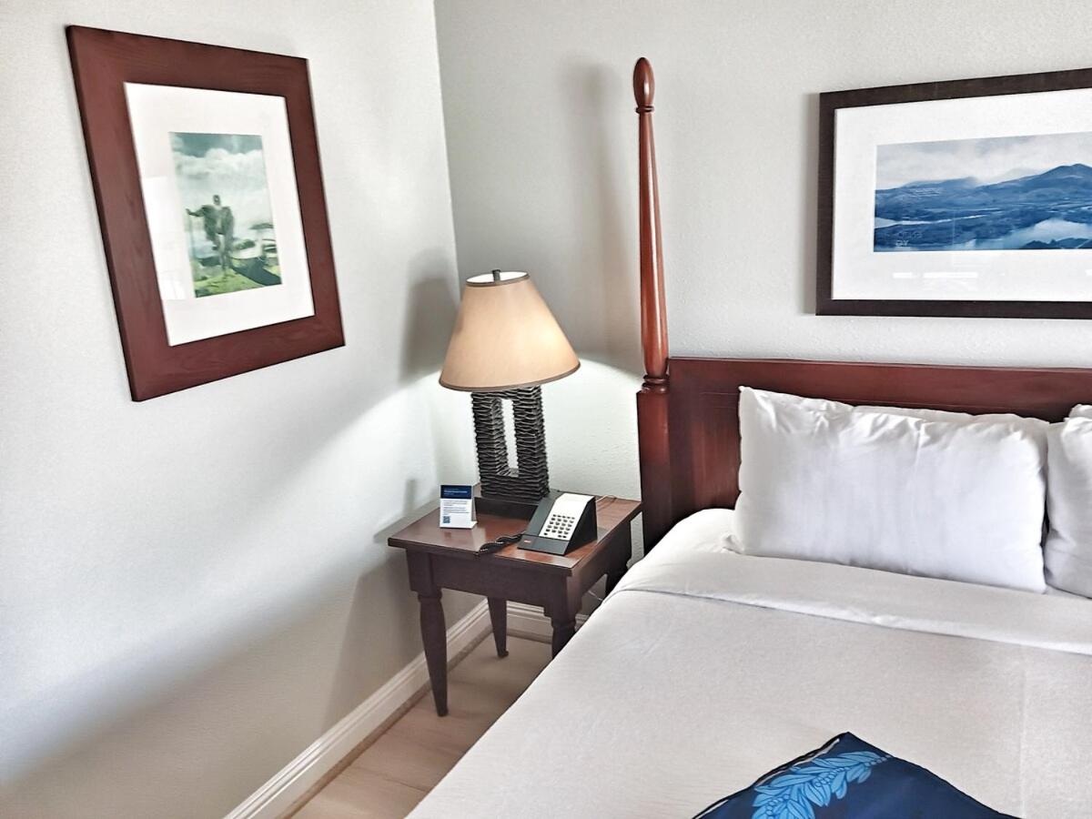 New! Watch Pacific Ocean sunrise from the comfort of your private ocean view lanai with coffee in hand!